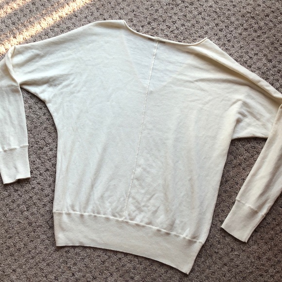 *FREE with purchase* Gap | lightweight sweater - Picture 9 of 11